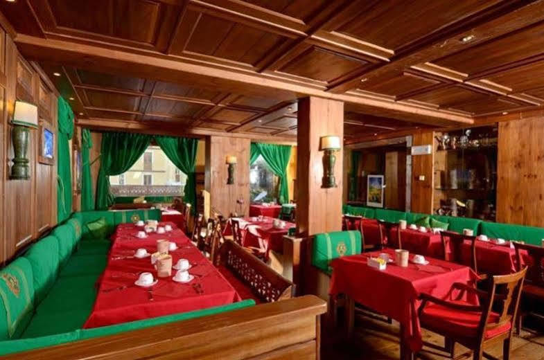 Hotel Punta Maquignaz Breuil-Cervinia Extérieur photo